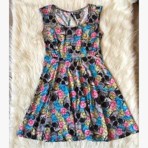 Hot Topic Skull & flower dress 💀 🌼